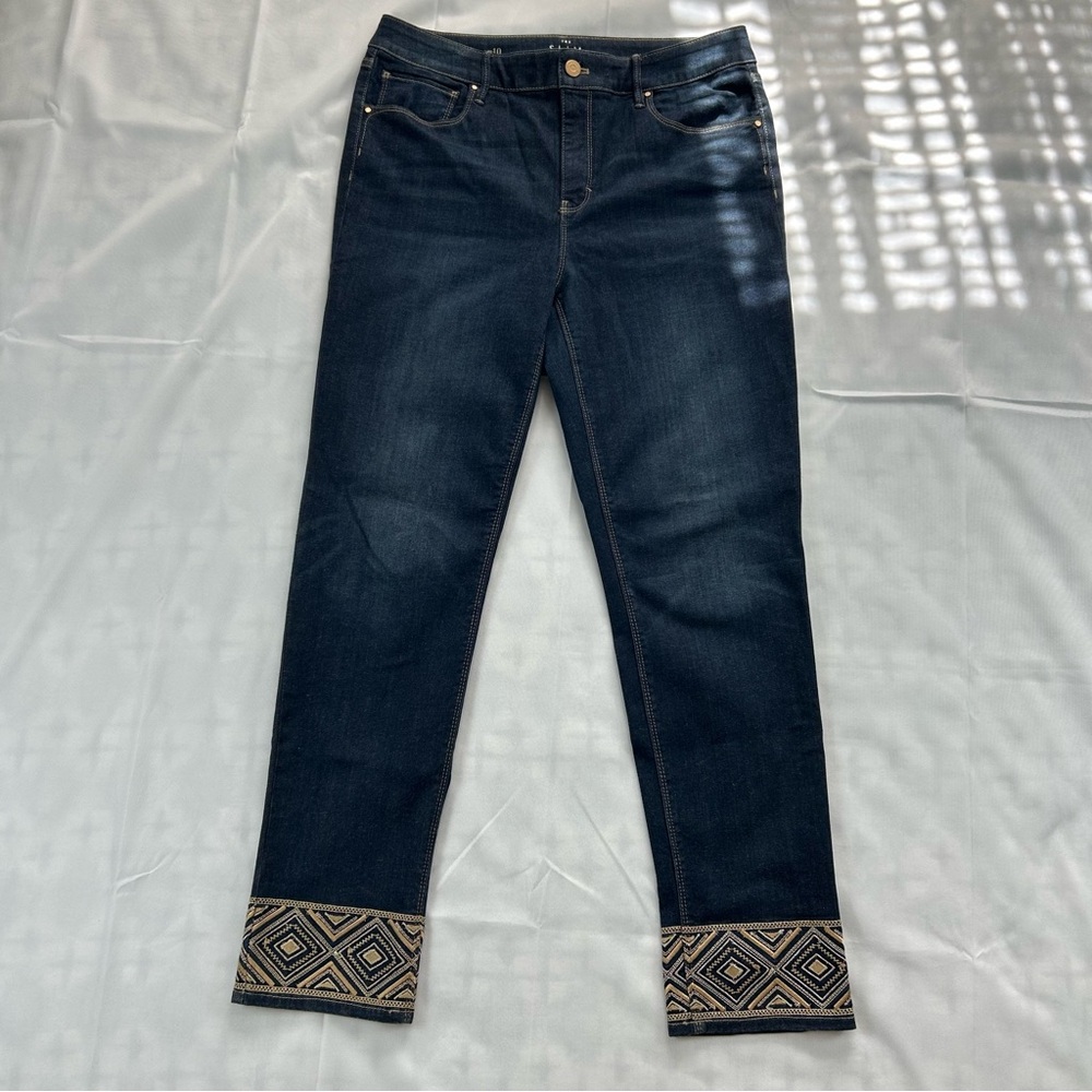 White House Black Market High Rise
 with Embroidered Hem sz: 10